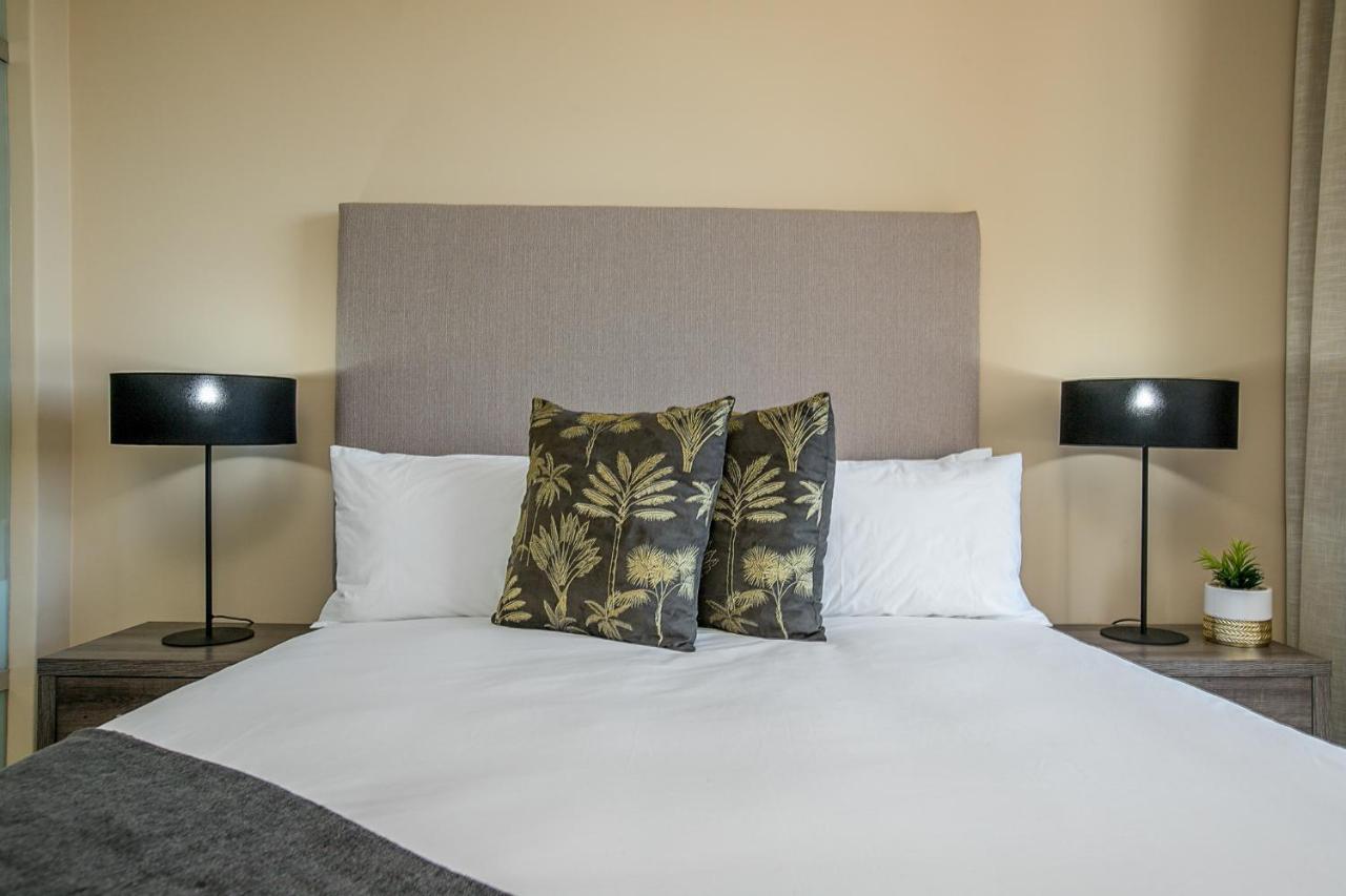 The Serviced Apartment Collection At The Tyrwhitt Rosebank ヨハネスブルグ エクステリア 写真