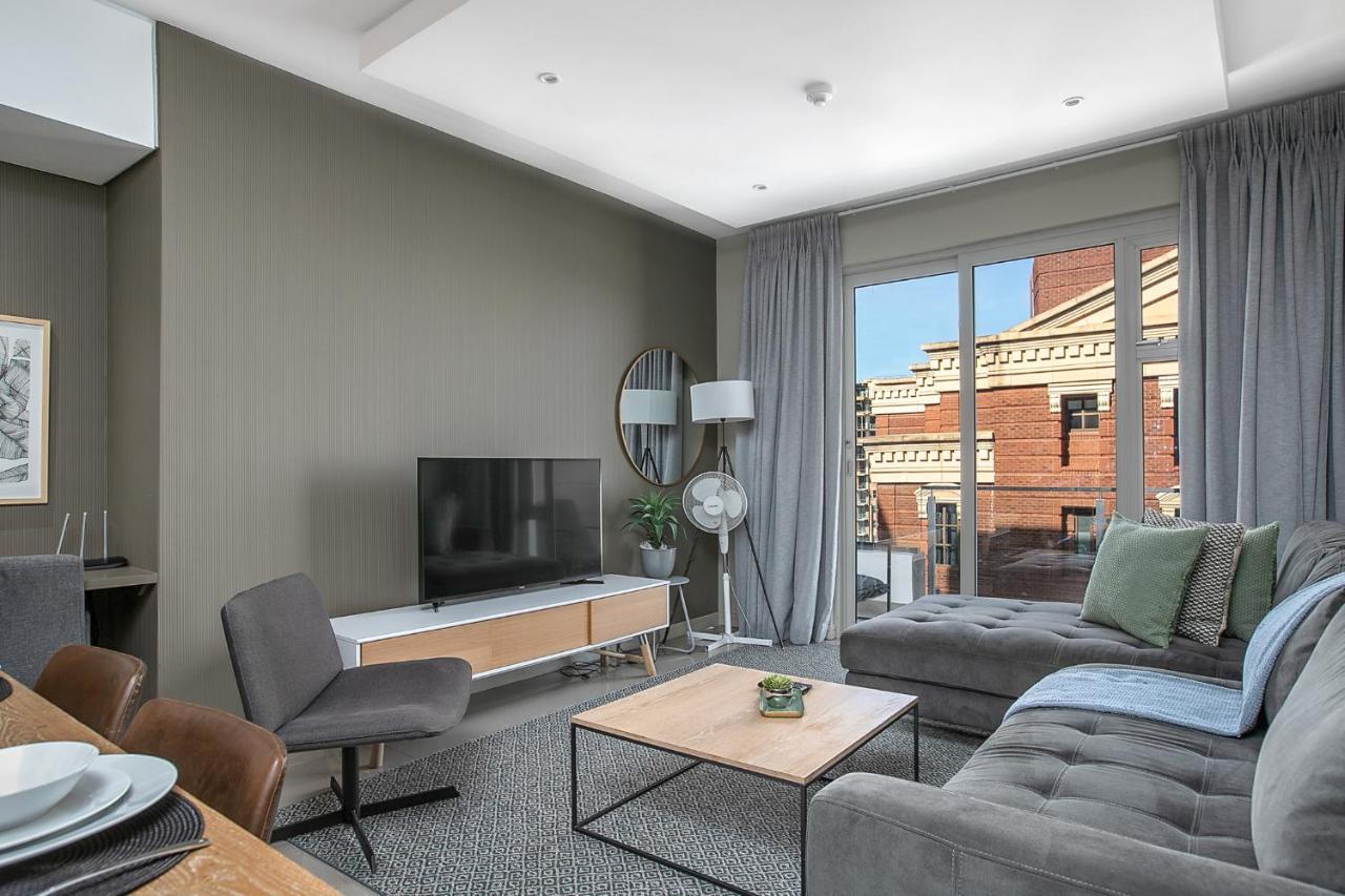 The Serviced Apartment Collection At The Tyrwhitt Rosebank ヨハネスブルグ エクステリア 写真