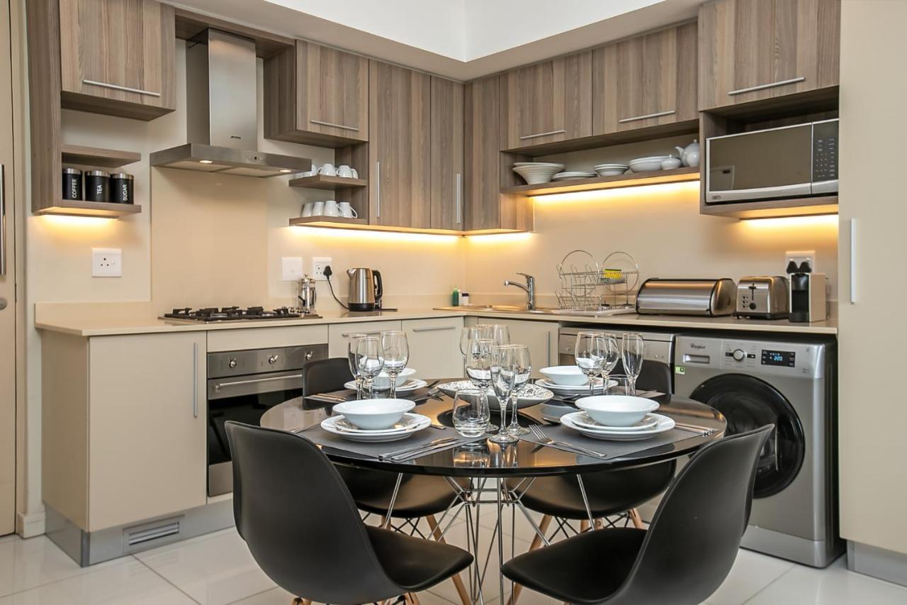 The Serviced Apartment Collection At The Tyrwhitt Rosebank ヨハネスブルグ エクステリア 写真