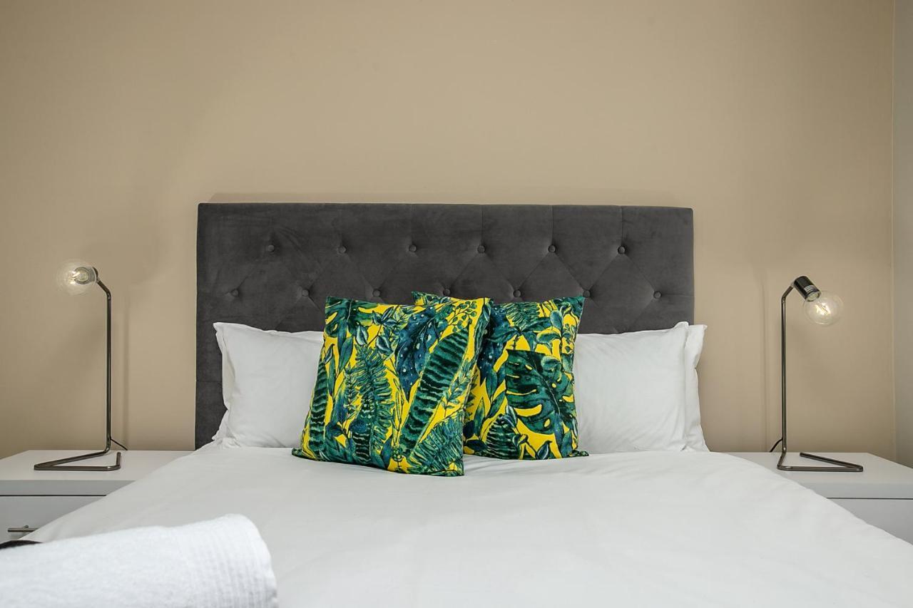 The Serviced Apartment Collection At The Tyrwhitt Rosebank ヨハネスブルグ エクステリア 写真