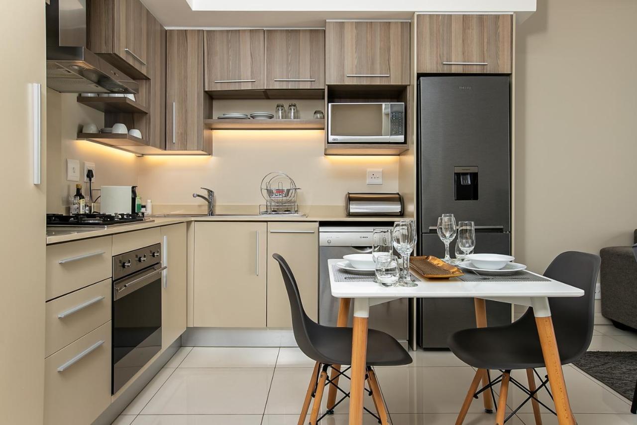 The Serviced Apartment Collection At The Tyrwhitt Rosebank ヨハネスブルグ エクステリア 写真
