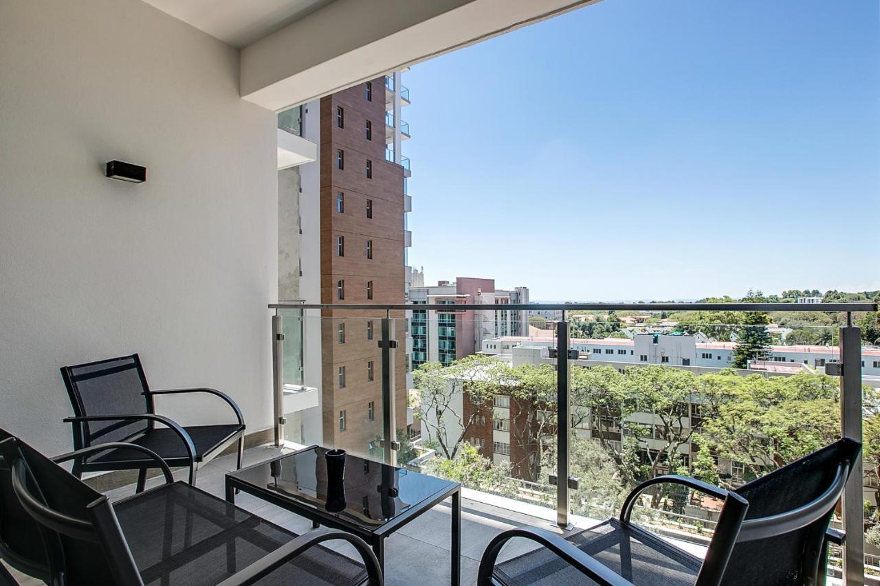 The Serviced Apartment Collection At The Tyrwhitt Rosebank ヨハネスブルグ エクステリア 写真