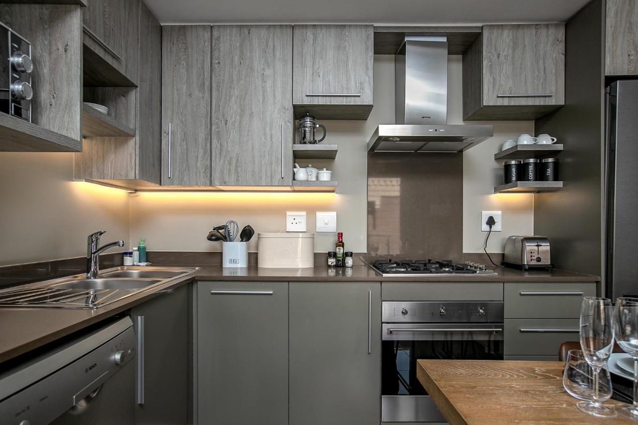The Serviced Apartment Collection At The Tyrwhitt Rosebank ヨハネスブルグ エクステリア 写真
